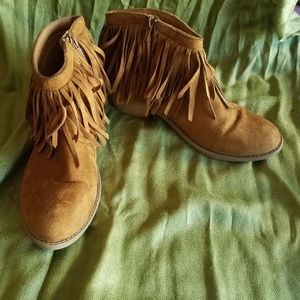 Soda Fringe Top Booties Sz 11